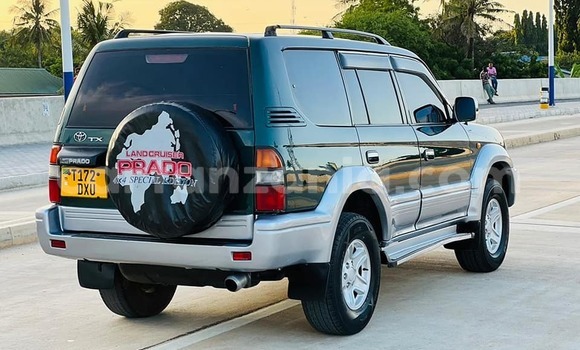 Buy Used Toyota Land Cruiser Prado Green Car in Dar es Salaam in Dar es Salaam Buy Used Toyota Land Cruiser Prado Green Car in Dar es Salaam in Dar es Salaam