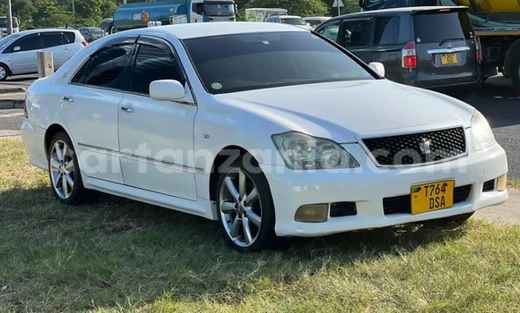 Buy Used Toyota Crown White Car in Dar es Salaam in Dar es Salaam Buy Used Toyota Crown White Car in Dar es Salaam in Dar es Salaam