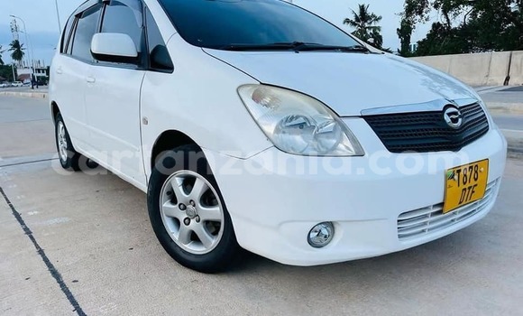 Buy Used Toyota Spacio White Car in Dar es Salaam in Dar es Salaam Buy Used Toyota Spacio White Car in Dar es Salaam in Dar es Salaam