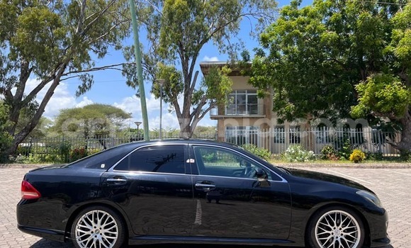 Buy Used Toyota Crown Black Car in Dar es Salaam in Dar es Salaam