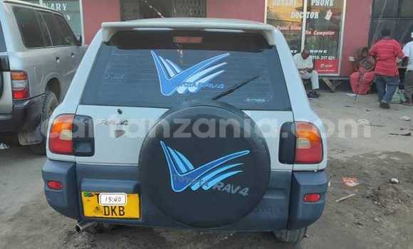 Buy Used Toyota RAV4 White Car in Dar es Salaam in Dar es Salaam Buy Used Toyota RAV4 White Car in Dar es Salaam in Dar es Salaam
