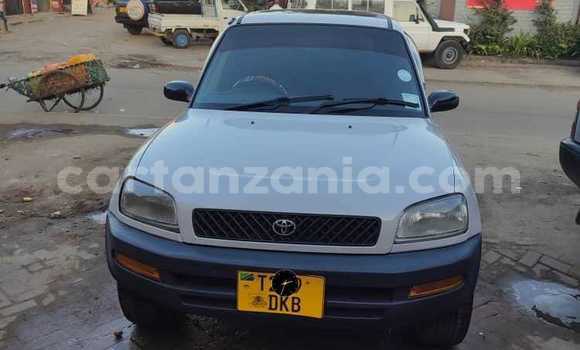 Nunua Ilio tumika Toyota RAV4 Nyeupe Gari ndani ya Dar es Salaam nchini Dar es Salaam Nunua Ilio tumika Toyota RAV4 Nyeupe Gari ndani ya Dar es Salaam nchini Dar es Salaam