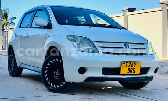 Buy Used Toyota IST White Car in Dar es Salaam in Dar es Salaam Buy Used Toyota IST White Car in Dar es Salaam in Dar es Salaam