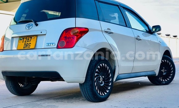 Buy Used Toyota IST White Car in Dar es Salaam in Dar es Salaam Buy Used Toyota IST White Car in Dar es Salaam in Dar es Salaam