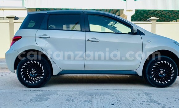 Buy Used Toyota IST White Car in Dar es Salaam in Dar es Salaam Buy Used Toyota IST White Car in Dar es Salaam in Dar es Salaam