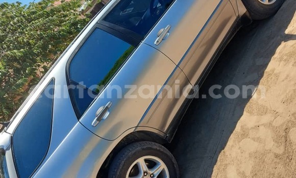 Nunua Ilio tumika Toyota Harrier Fedha Gari ndani ya Dar es Salaam nchini Dar es Salaam Nunua Ilio tumika Toyota Harrier Fedha Gari ndani ya Dar es Salaam nchini Dar es Salaam