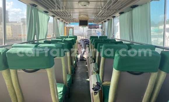 Nunua Ilio tumika Mitsubishi Van Nyingine Lori ndani ya Dar es Salaam nchini Dar es Salaam Nunua Ilio tumika Mitsubishi Van Nyingine Lori ndani ya Dar es Salaam nchini Dar es Salaam