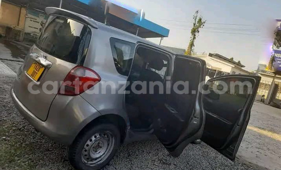 Nunua Ilio tumika Toyota Ractis Fedha Gari ndani ya Dar es Salaam nchini Dar es Salaam Nunua Ilio tumika Toyota Ractis Fedha Gari ndani ya Dar es Salaam nchini Dar es Salaam