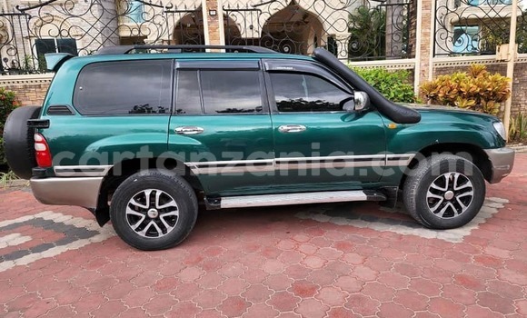 Buy Used Toyota Land Cruiser Green Car in Dar es Salaam in Dar es Salaam