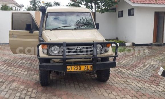Nunua Ilio tumika Toyota Land Cruiser Nyeupe Gari ndani ya Dar es Salaam nchini Dar es Salaam Nunua Ilio tumika Toyota Land Cruiser Nyeupe Gari ndani ya Dar es Salaam nchini Dar es Salaam