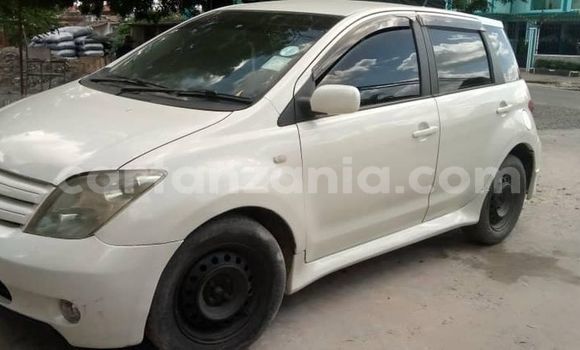 Nunua Ilio tumika Toyota IST Nyeupe Gari ndani ya Dar es Salaam nchini Dar es Salaam Nunua Ilio tumika Toyota IST Nyeupe Gari ndani ya Dar es Salaam nchini Dar es Salaam