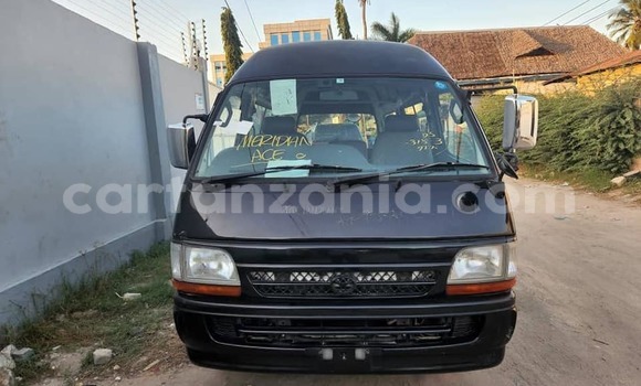 Nunua Ilio tumika Toyota Hiace Nyeusi Gari ndani ya Dar es Salaam nchini Dar es Salaam Nunua Ilio tumika Toyota Hiace Nyeusi Gari ndani ya Dar es Salaam nchini Dar es Salaam