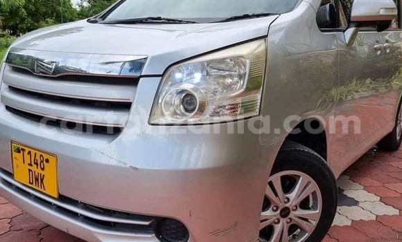 Nunua Ilio tumika Toyota Noah Fedha Gari ndani ya Dar es Salaam nchini Dar es Salaam Nunua Ilio tumika Toyota Noah Fedha Gari ndani ya Dar es Salaam nchini Dar es Salaam