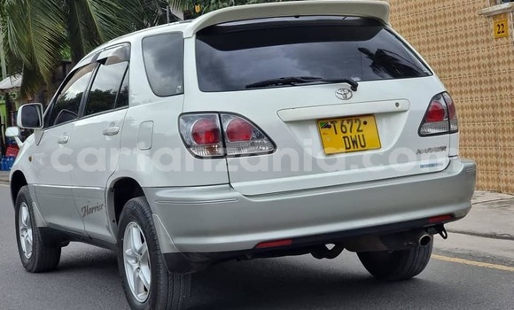 Nunua Ilio tumika Toyota Harrier Nyeupe Gari ndani ya Dar es Salaam nchini Dar es Salaam Nunua Ilio tumika Toyota Harrier Nyeupe Gari ndani ya Dar es Salaam nchini Dar es Salaam