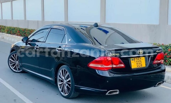 Nunua Ilio tumika Toyota Crown Nyeusi Gari ndani ya Dar es Salaam nchini Dar es Salaam Nunua Ilio tumika Toyota Crown Nyeusi Gari ndani ya Dar es Salaam nchini Dar es Salaam