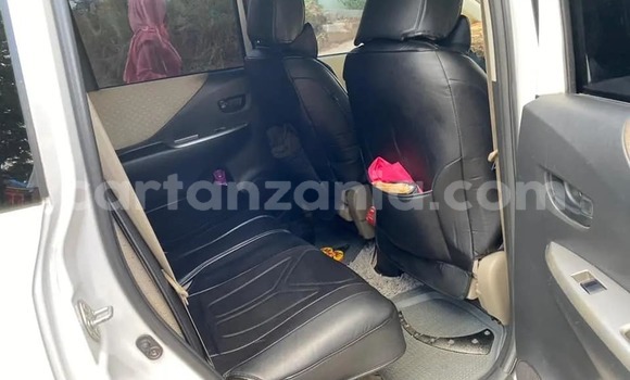 Nunua Ilio tumika Toyota Ractis Nyeupe Gari ndani ya Dar es Salaam nchini Dar es Salaam Nunua Ilio tumika Toyota Ractis Nyeupe Gari ndani ya Dar es Salaam nchini Dar es Salaam