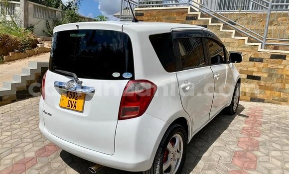 Nunua Ilio tumika Toyota Ractis Nyeupe Gari ndani ya Dar es Salaam nchini Dar es Salaam Nunua Ilio tumika Toyota Ractis Nyeupe Gari ndani ya Dar es Salaam nchini Dar es Salaam