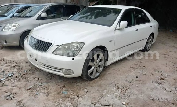 Buy Used Toyota Crown White Car in Dar es Salaam in Dar es Salaam Buy Used Toyota Crown White Car in Dar es Salaam in Dar es Salaam