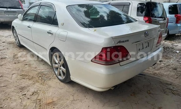 Nunua Ilio tumika Toyota Crown Nyeupe Gari ndani ya Dar es Salaam nchini Dar es Salaam Nunua Ilio tumika Toyota Crown Nyeupe Gari ndani ya Dar es Salaam nchini Dar es Salaam