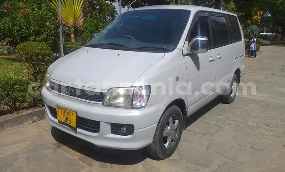 Nunua Ilio tumika Toyota Noah Nyeupe Gari ndani ya Dar es Salaam nchini Dar es Salaam Nunua Ilio tumika Toyota Noah Nyeupe Gari ndani ya Dar es Salaam nchini Dar es Salaam