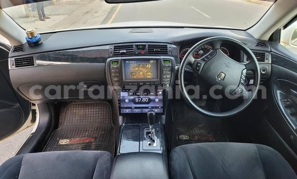 Nunua Ilio tumika Toyota Crown Nyeupe Gari ndani ya Dar es Salaam nchini Dar es Salaam Nunua Ilio tumika Toyota Crown Nyeupe Gari ndani ya Dar es Salaam nchini Dar es Salaam