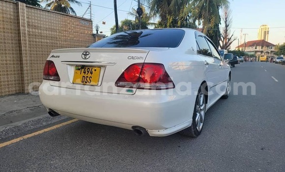 Nunua Ilio tumika Toyota Crown Nyeupe Gari ndani ya Dar es Salaam nchini Dar es Salaam Nunua Ilio tumika Toyota Crown Nyeupe Gari ndani ya Dar es Salaam nchini Dar es Salaam