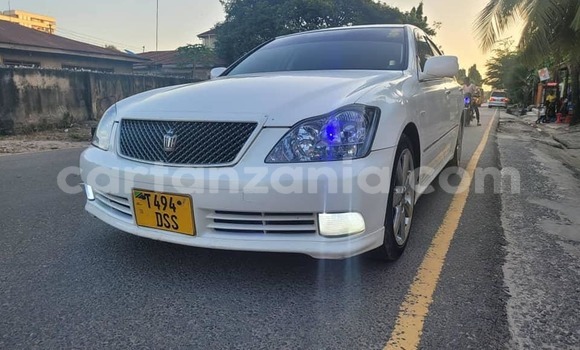 Nunua Ilio tumika Toyota Crown Nyeupe Gari ndani ya Dar es Salaam nchini Dar es Salaam Nunua Ilio tumika Toyota Crown Nyeupe Gari ndani ya Dar es Salaam nchini Dar es Salaam