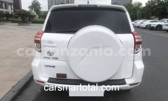 Buy Used Toyota RAV4 White Car in Bukene in Tabora Buy Used Toyota RAV4 White Car in Bukene in Tabora