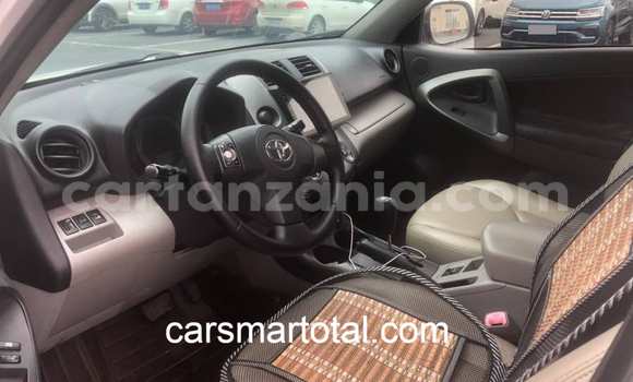 Buy Used Toyota RAV4 White Car in Bukene in Tabora Buy Used Toyota RAV4 White Car in Bukene in Tabora