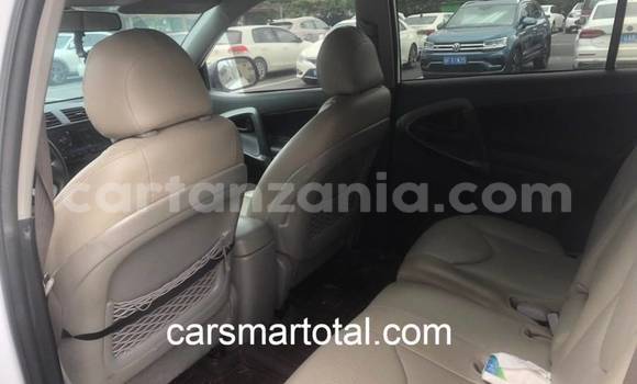 Buy Used Toyota RAV4 White Car in Bukene in Tabora Buy Used Toyota RAV4 White Car in Bukene in Tabora