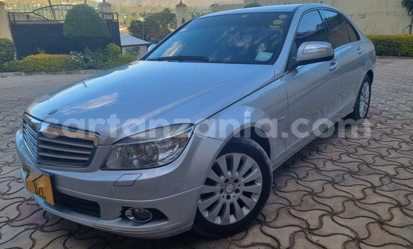 Nunua Ilio tumika Mercedes-Benz C250 coupe Fedha Gari ndani ya Dar es Salaam nchini Dar es Salaam Nunua Ilio tumika Mercedes-Benz C250 coupe Fedha Gari ndani ya Dar es Salaam nchini Dar es Salaam