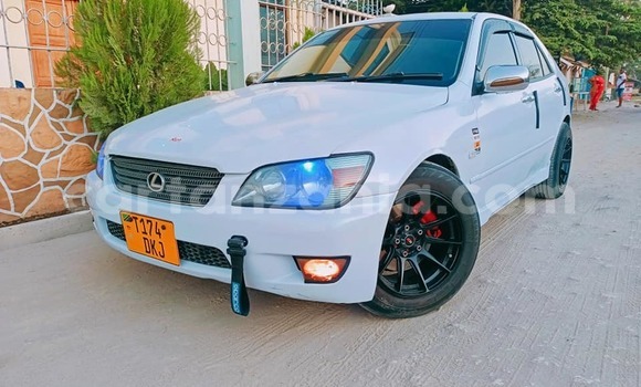 Buy Used Toyota Altezza White Car in Dar es Salaam in Dar es Salaam