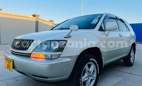 Buy Used Toyota Harrier White Car in Dar es Salaam in Dar es Salaam Buy Used Toyota Harrier White Car in Dar es Salaam in Dar es Salaam