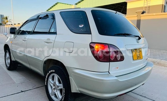 Buy Used Toyota Harrier White Car in Dar es Salaam in Dar es Salaam Buy Used Toyota Harrier White Car in Dar es Salaam in Dar es Salaam