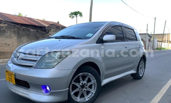 Buy Used Toyota IST Silver Car in Dar es Salaam in Dar es Salaam Buy Used Toyota IST Silver Car in Dar es Salaam in Dar es Salaam
