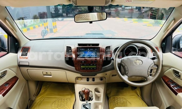 Nunua Ilio tumika Toyota Fortuner Bluu Gari ndani ya Dar es Salaam nchini Dar es Salaam Nunua Ilio tumika Toyota Fortuner Bluu Gari ndani ya Dar es Salaam nchini Dar es Salaam