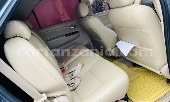 Nunua Ilio tumika Toyota Fortuner Bluu Gari ndani ya Dar es Salaam nchini Dar es Salaam Nunua Ilio tumika Toyota Fortuner Bluu Gari ndani ya Dar es Salaam nchini Dar es Salaam