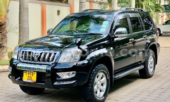 Nunua Ilio tumika Toyota Land Cruiser Prado Nyeusi Gari ndani ya Dar es Salaam nchini Dar es Salaam