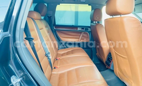 Nunua Ilio tumika Volkswagen Touareg Nyeusi Gari ndani ya Dar es Salaam nchini Dar es Salaam Nunua Ilio tumika Volkswagen Touareg Nyeusi Gari ndani ya Dar es Salaam nchini Dar es Salaam