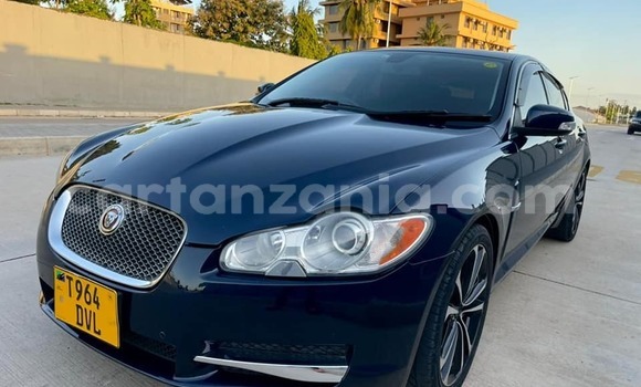 Nunua Ilio tumika Jaguar XE Bluu Gari ndani ya Dar es Salaam nchini Dar es Salaam Nunua Ilio tumika Jaguar XE Bluu Gari ndani ya Dar es Salaam nchini Dar es Salaam