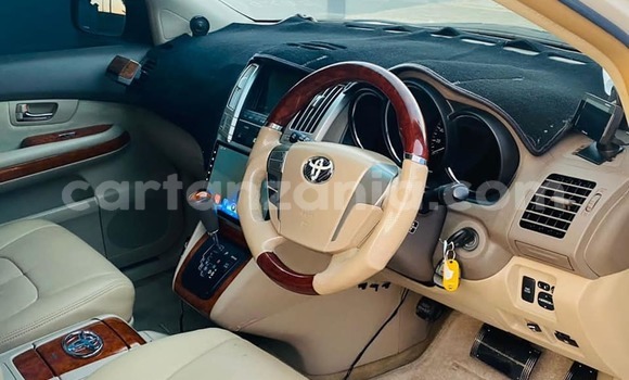 Nunua Ilio tumika Toyota Harrier Nyeupe Gari ndani ya Dar es Salaam nchini Dar es Salaam Nunua Ilio tumika Toyota Harrier Nyeupe Gari ndani ya Dar es Salaam nchini Dar es Salaam