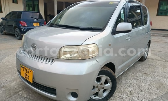 Buy Used Toyota Porte Silver Car in Dar es Salaam in Dar es Salaam Buy Used Toyota Porte Silver Car in Dar es Salaam in Dar es Salaam