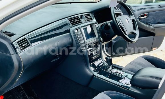 Buy Import Toyota Crown White Car in Dar es Salaam in Dar es Salaam Buy Import Toyota Crown White Car in Dar es Salaam in Dar es Salaam