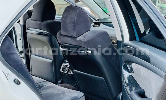 Buy Import Toyota Crown White Car in Dar es Salaam in Dar es Salaam Buy Import Toyota Crown White Car in Dar es Salaam in Dar es Salaam
