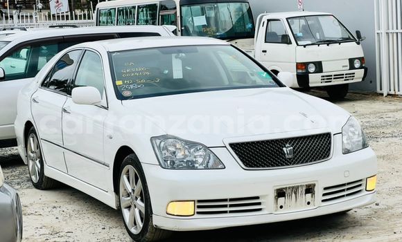 Buy Import Toyota Crown White Car in Dar es Salaam in Dar es Salaam Buy Import Toyota Crown White Car in Dar es Salaam in Dar es Salaam