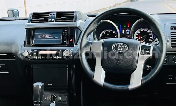 Nunua Imported Toyota Prado Nyeusi Gari ndani ya Dar es Salaam nchini Dar es Salaam Nunua Imported Toyota Prado Nyeusi Gari ndani ya Dar es Salaam nchini Dar es Salaam