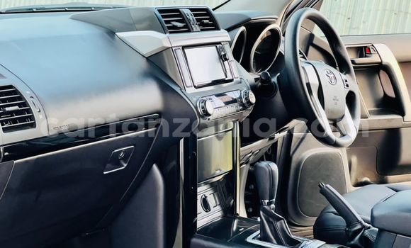 Nunua Imported Toyota Prado Nyeusi Gari ndani ya Dar es Salaam nchini Dar es Salaam Nunua Imported Toyota Prado Nyeusi Gari ndani ya Dar es Salaam nchini Dar es Salaam