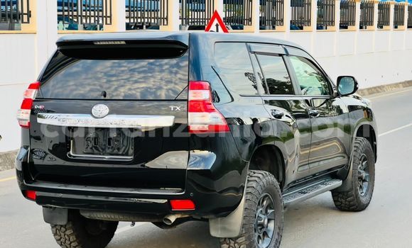 Nunua Imported Toyota Prado Nyeusi Gari ndani ya Dar es Salaam nchini Dar es Salaam Nunua Imported Toyota Prado Nyeusi Gari ndani ya Dar es Salaam nchini Dar es Salaam