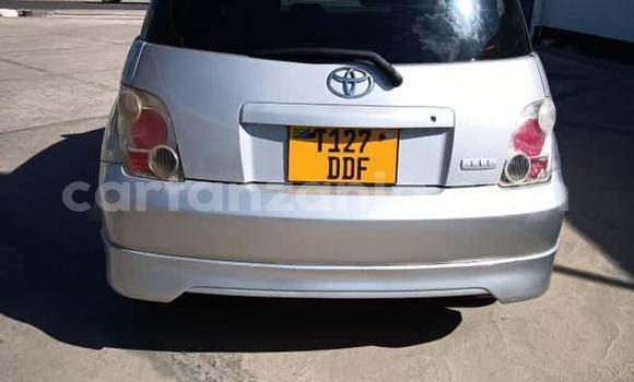 Buy Used Toyota IST Silver Car in Dar es Salaam in Dar es Salaam Buy Used Toyota IST Silver Car in Dar es Salaam in Dar es Salaam