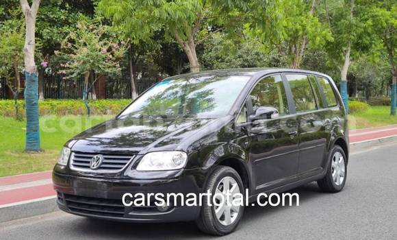 Buy Used Volkswagen Touran Silver Car in Dar es Salaam in Dar es Salaam Buy Used Volkswagen Touran Silver Car in Dar es Salaam in Dar es Salaam